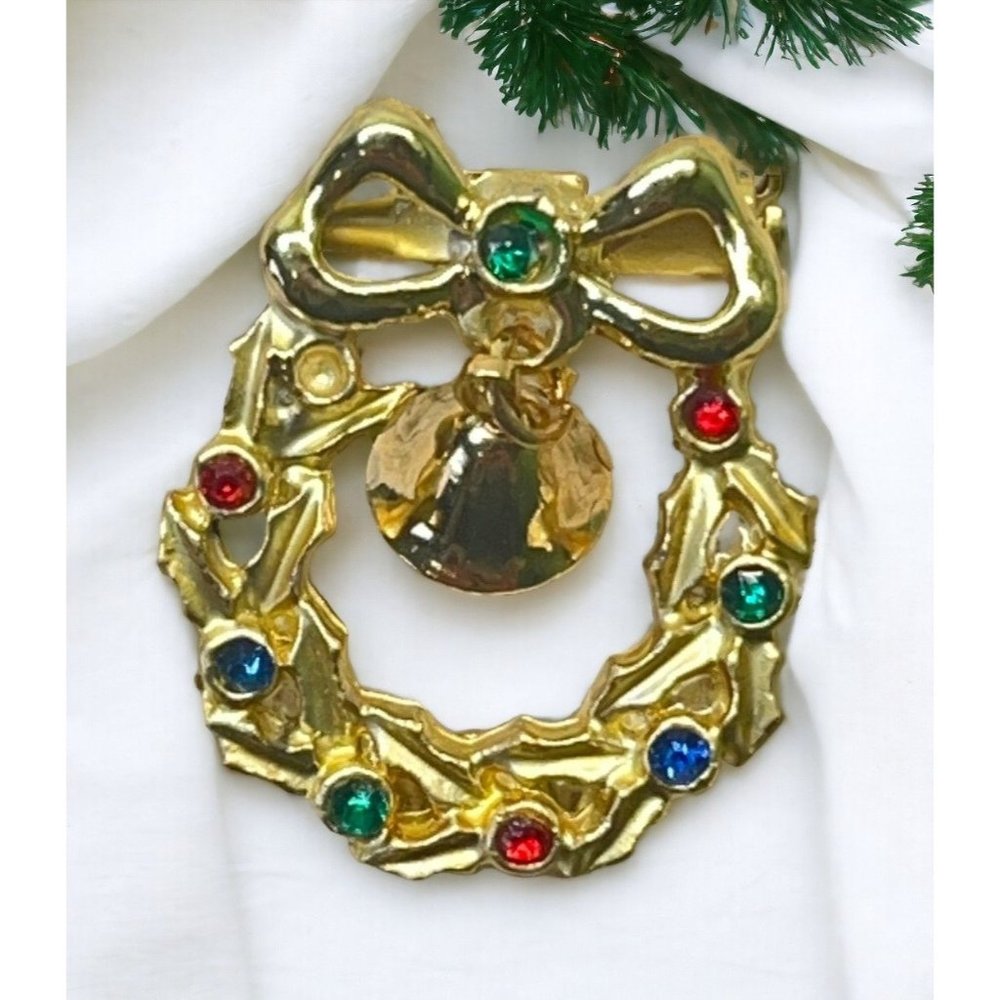 Vintage Christmas Wreath with Bell Brooch Pin Gold Tone Rhinestones